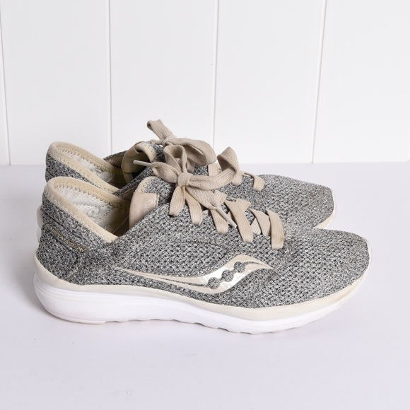 Saucony Women’s Kinetarelar, Gray and Cream Sneakers, size 8 - Picture 2 of 10